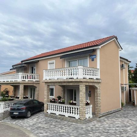 Apartments Ostojic Krk Town Luaran gambar