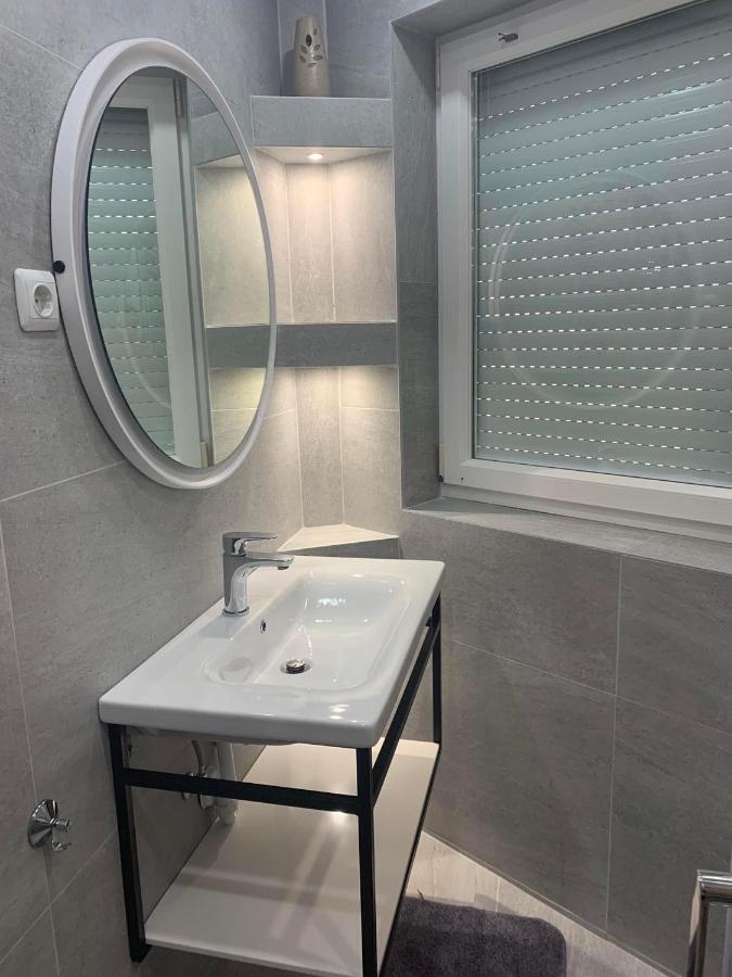 Apartments Ostojic Krk Town Luaran gambar