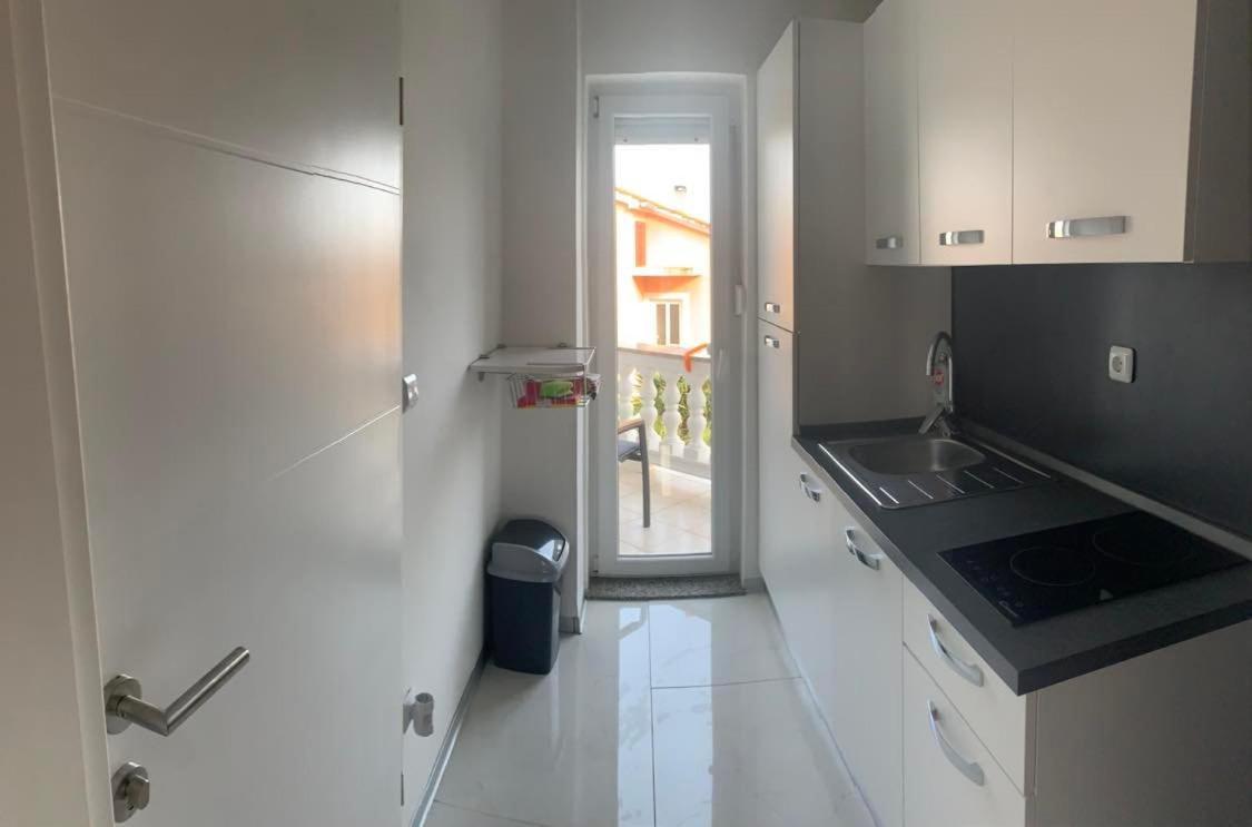 Apartments Ostojic Krk Town Luaran gambar
