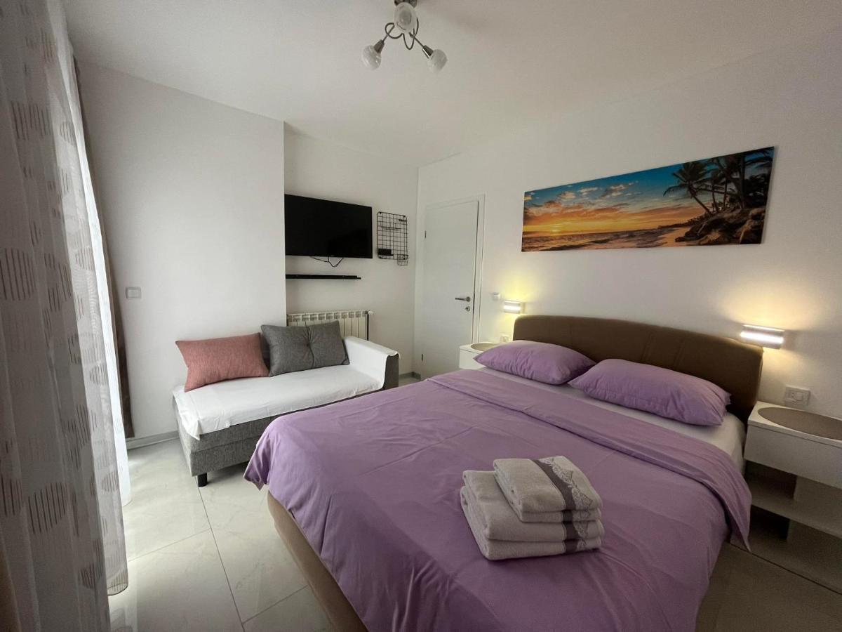 Apartments Ostojic Krk Town Luaran gambar
