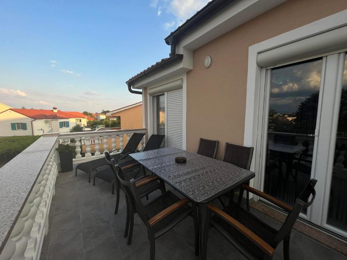 Apartments Ostojic Krk Town Luaran gambar