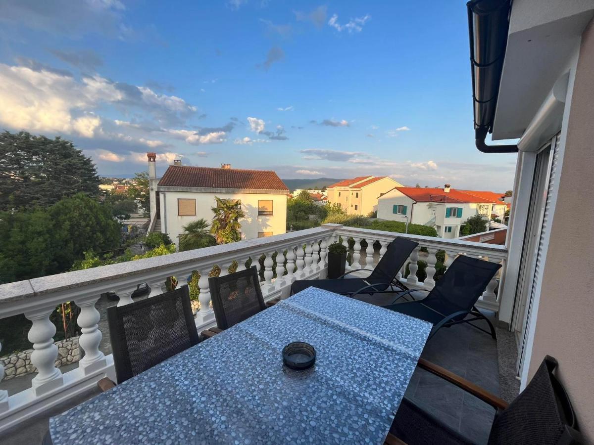 Apartments Ostojic Krk Town Luaran gambar