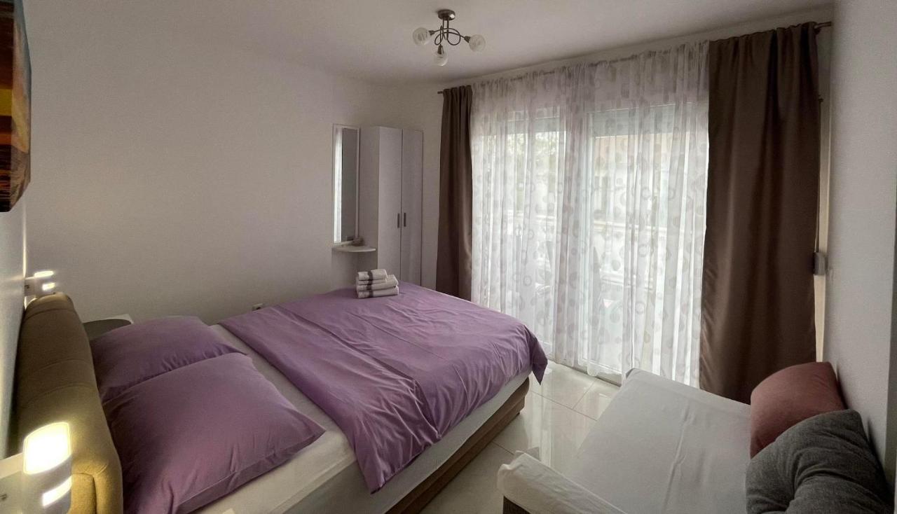 Apartments Ostojic Krk Town Luaran gambar