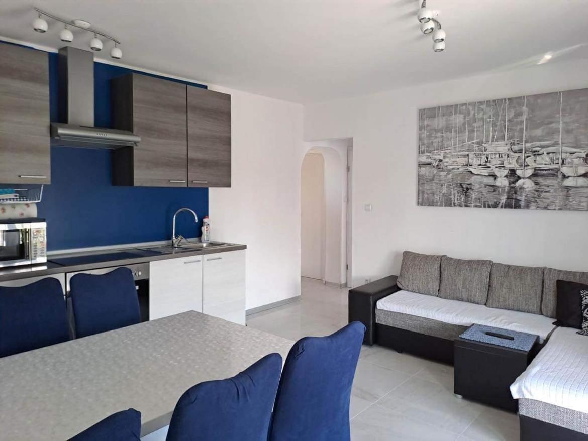 Apartments Ostojic Krk Town Luaran gambar