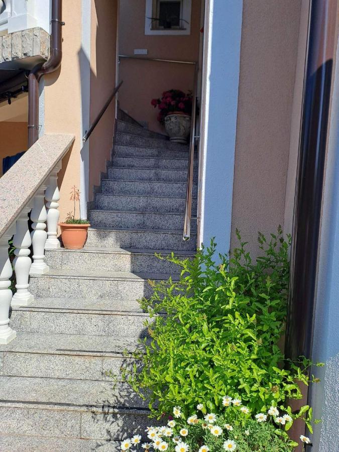 Apartments Ostojic Krk Town Luaran gambar