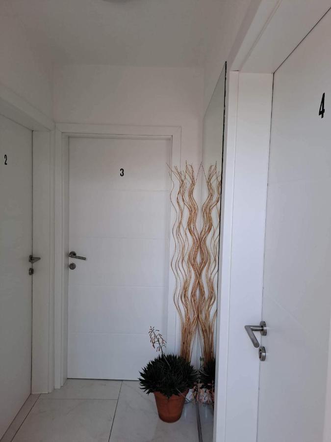Apartments Ostojic Krk Town Luaran gambar