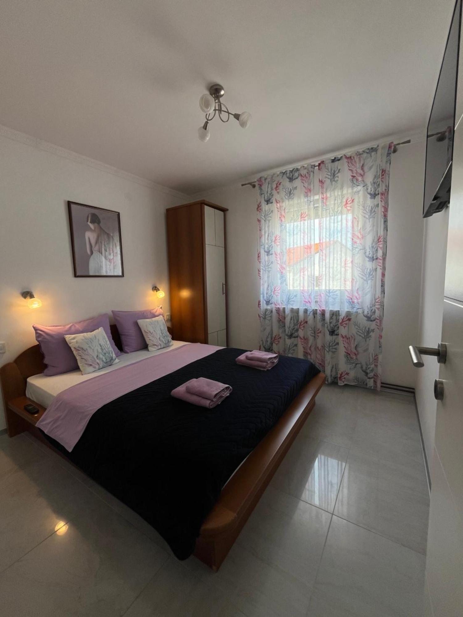 Apartments Ostojic Krk Town Luaran gambar