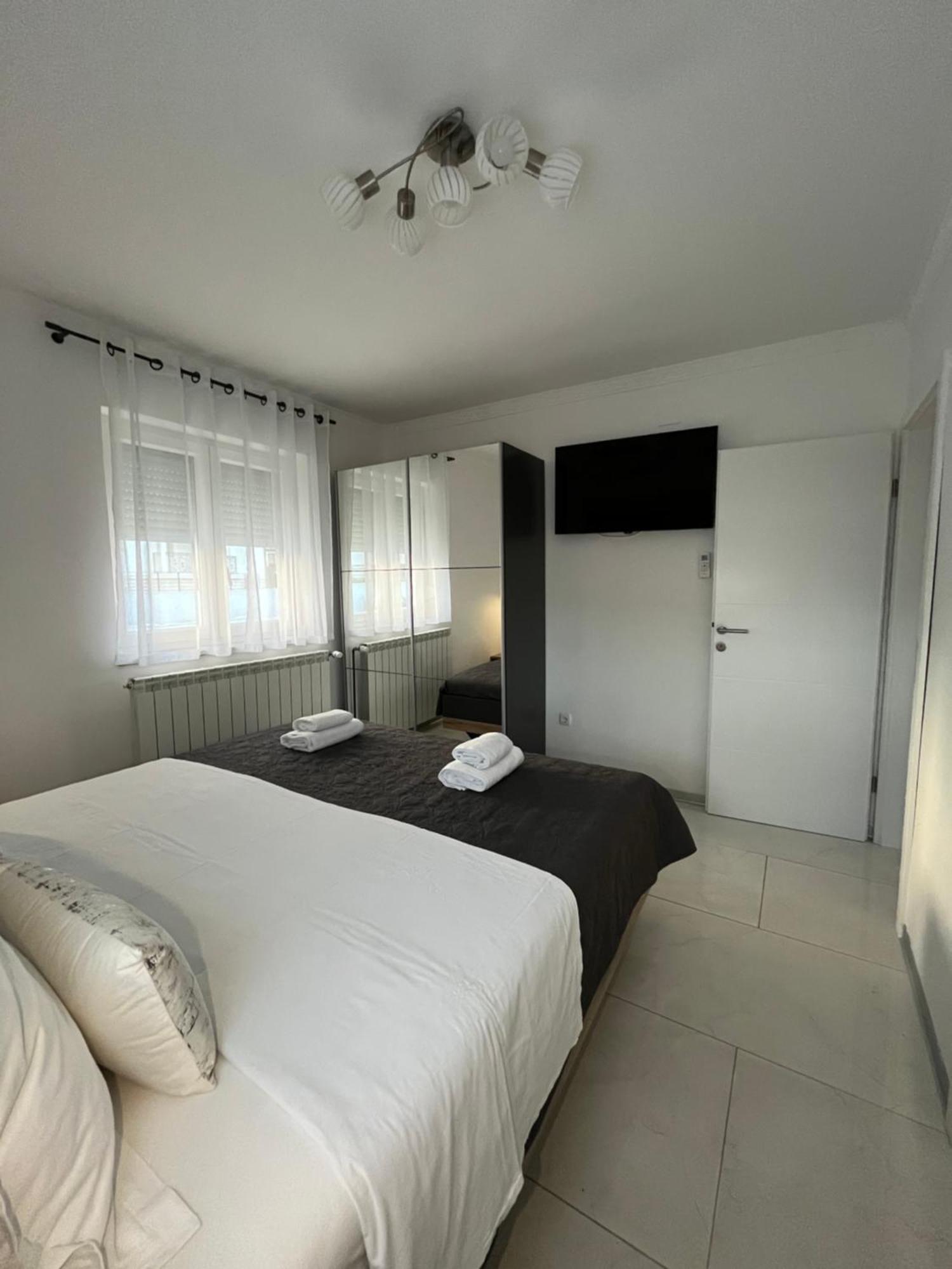 Apartments Ostojic Krk Town Luaran gambar
