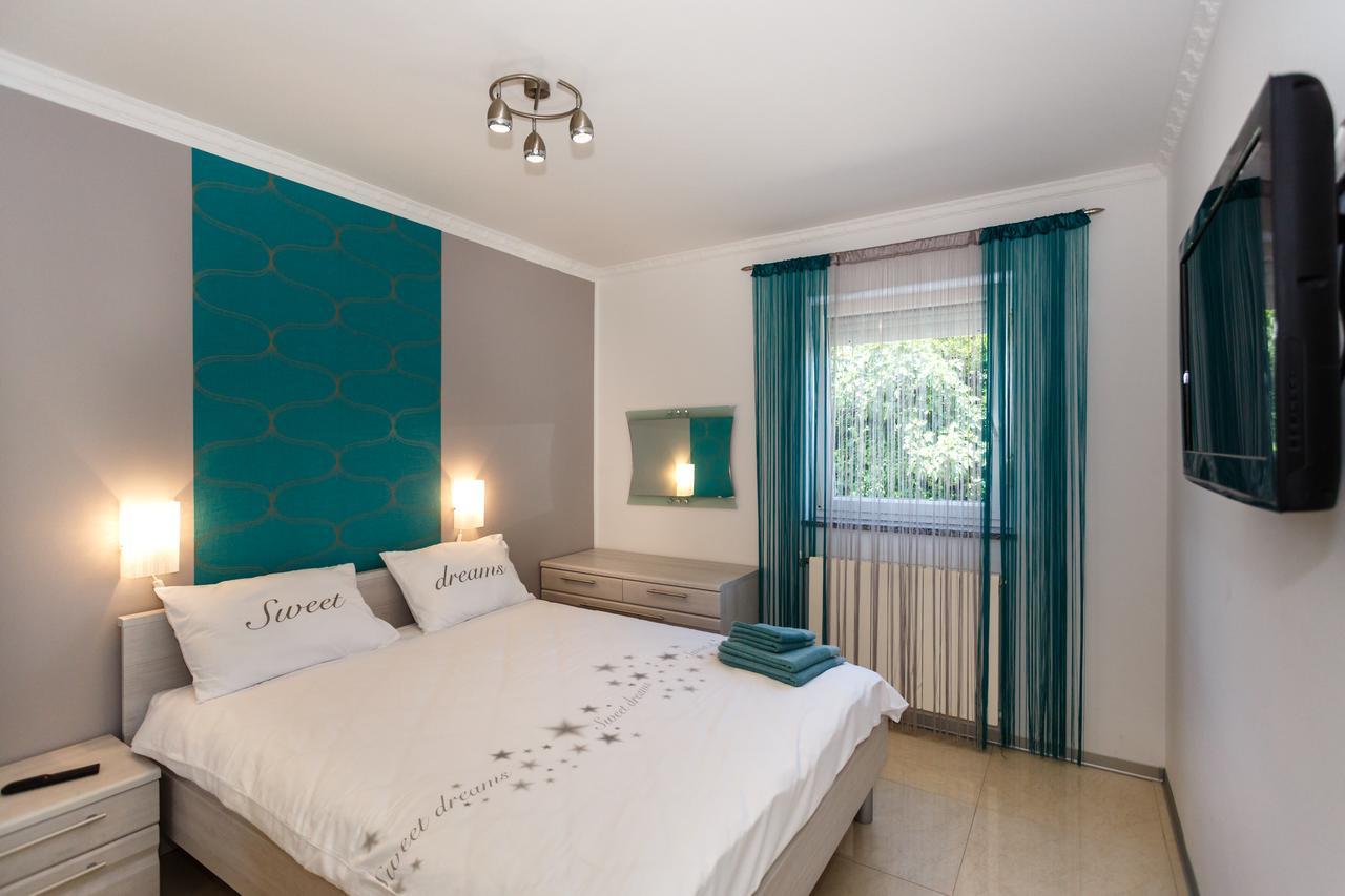 Apartments Ostojic Krk Town Luaran gambar